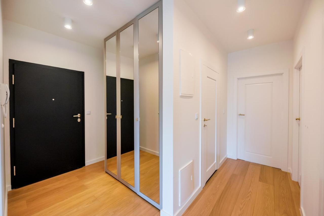 Wola Marble Apartment วอร์ซอ ภายนอก รูปภาพ